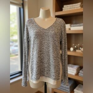 White House Black Market Soft Knit V-Neck Long Sleeve Top Gray Cream Size S